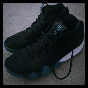 Nike Kyrie 4 Obsidian